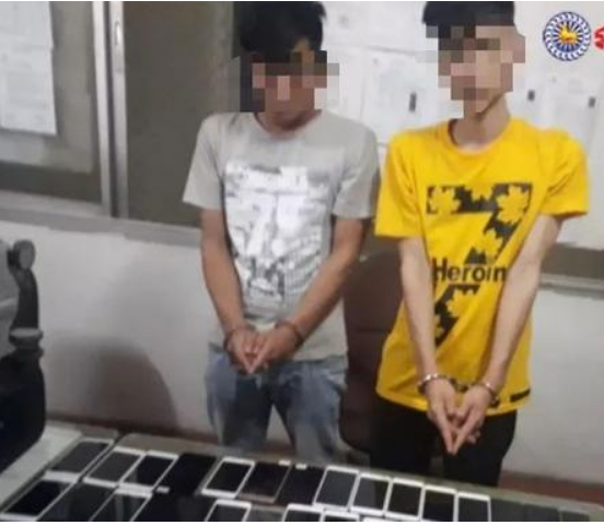 2名中国男子混入柬埔寨赌场偷73部手机被捕